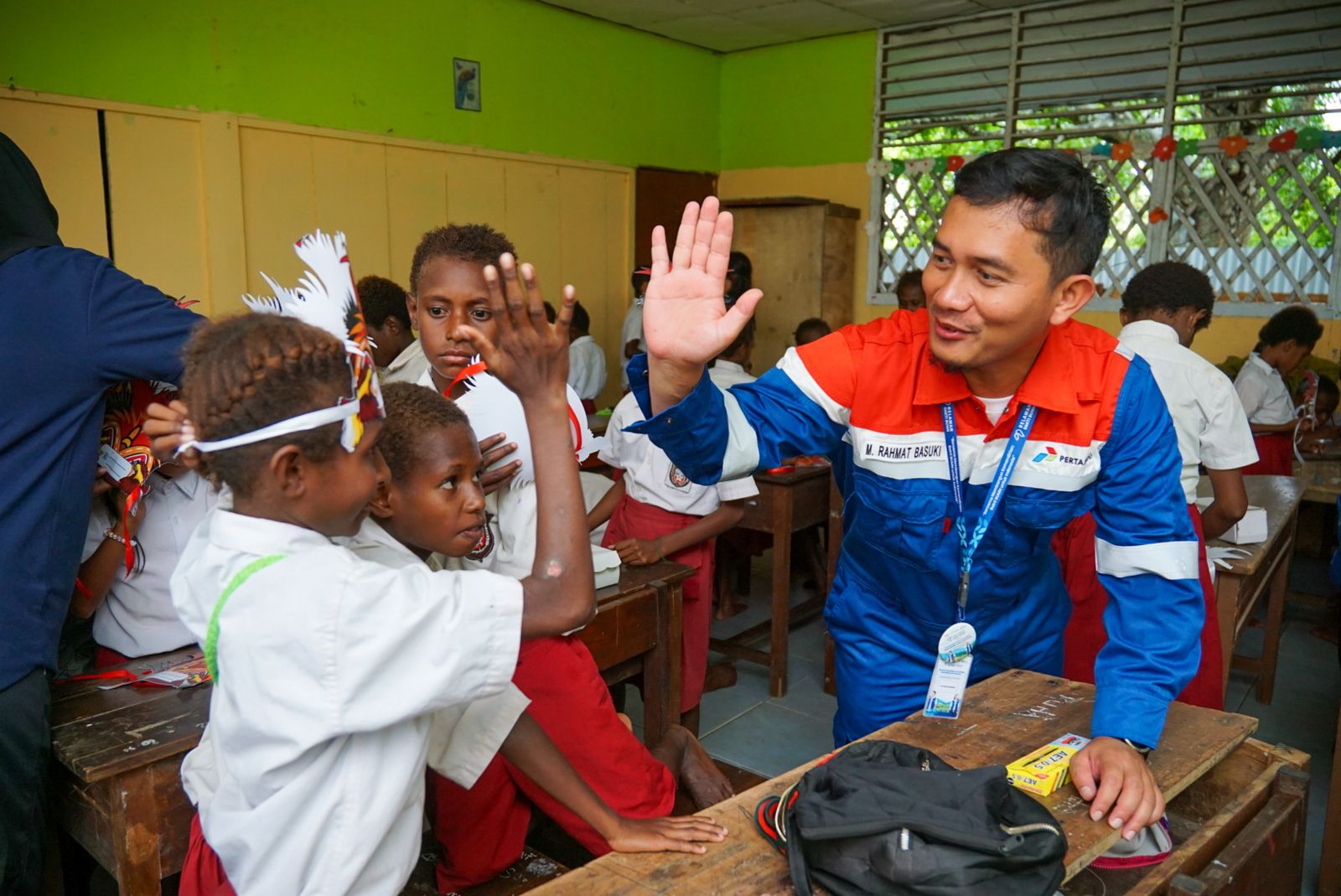 Melalui Edukasi dan Makanan Bergizi Gratis kepada Siswa Merauke, Pertamina Terapkan serta Wujudkan Program Astacita ke-4 Presiden Prabowo