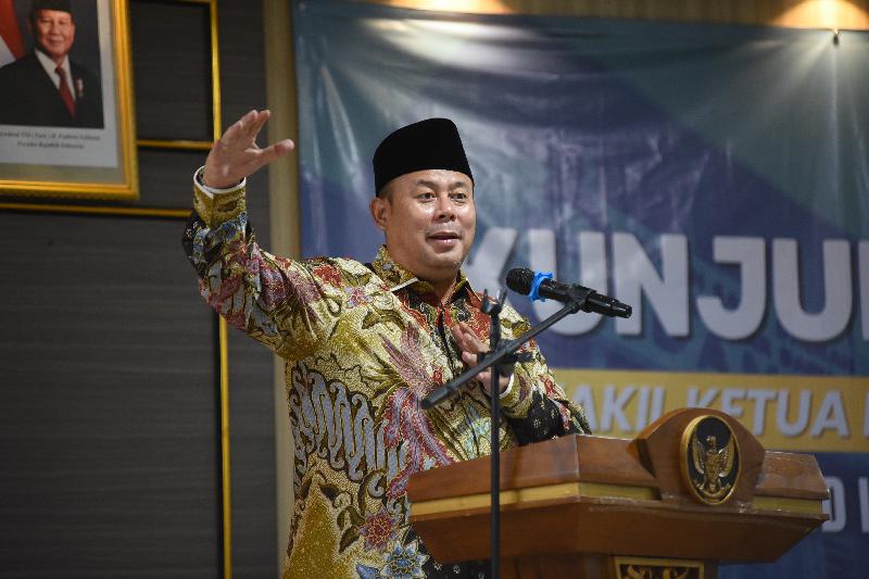Wakil Ketua DPR Cucun Ahmad Syamsurijal Ingatkan Calon Pekerja Migran Waspadai Tawaran Kerja Non-Prosedural