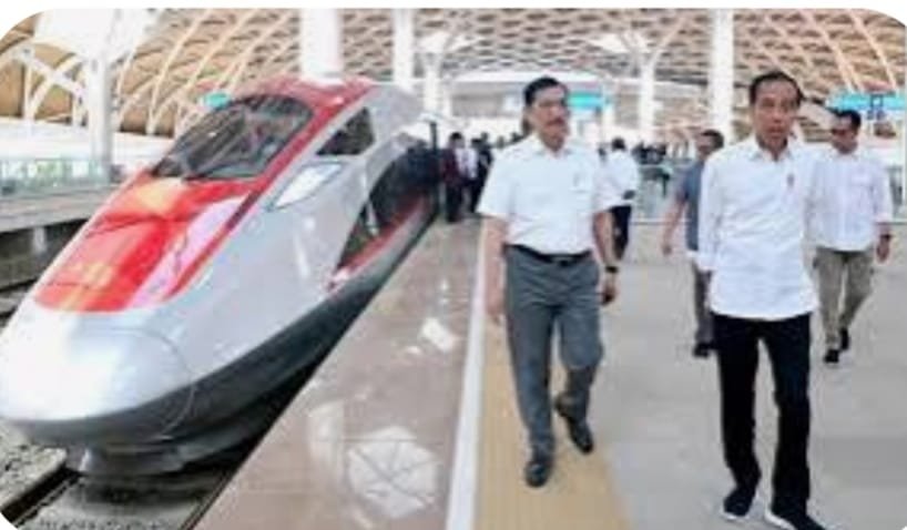 Diasumsikan Capai Lebih 700 Trilun Rupiah, Luhut Minta Cina Serius Bangun Kereta Api Cepat Jakarta – Surabaya